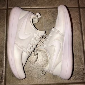 White Nike Roshes